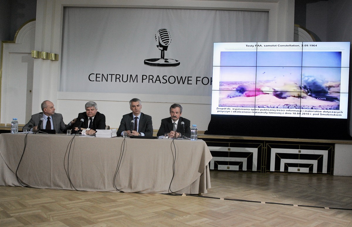 Konferencja prasowa zespołu Macieja Laska