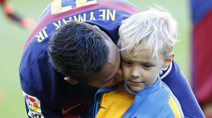 Neymar és a fia /Fotó: MTI