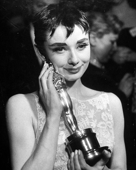 Audrey Hepburn i Oscar za rolę w Rzymskich wakacjach, 1954