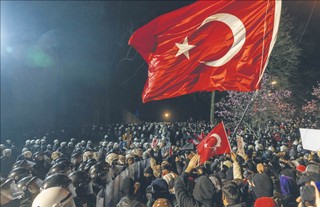 Protesty w Turcji: autokraci na ratunek Europie