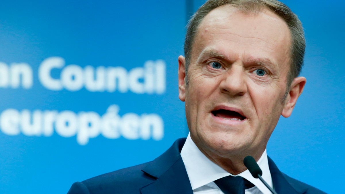 Szef Rady Europejskiej Donald Tusk powiedział po szczycie unijnym, że znalezienie kompromisu w kwestii migracji będzie bardzo trudne, ale kraje UE muszą zrobić wszystko, by go osiągnąć.