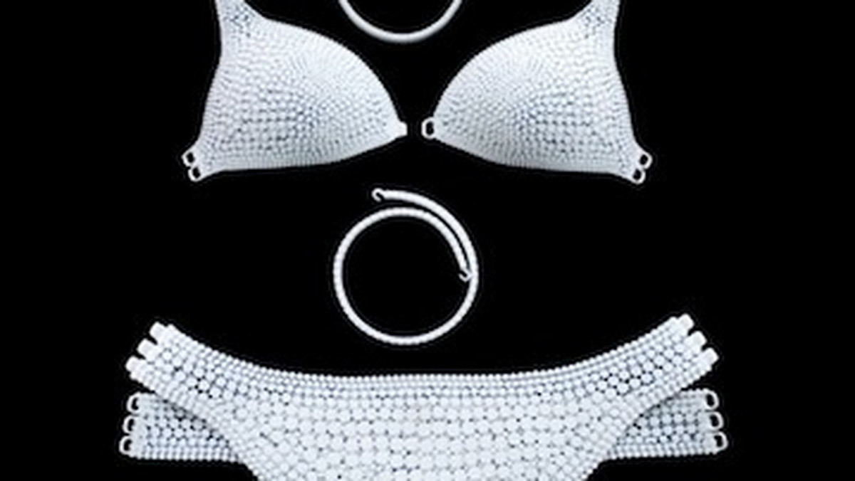 Projektanci wpadli na dość oryginalny pomysł i wymyślili bikini, które za pomocą drukarki 3D będzie idealnie dopasowane do kształtu krągłości kobiety.