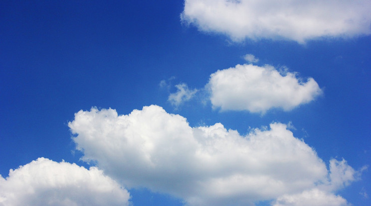 Fátyolfelhőkkel tarkított nyári időjárásra számíthatunk Pünkösdhétfőn / Illusztráció: Pixabay