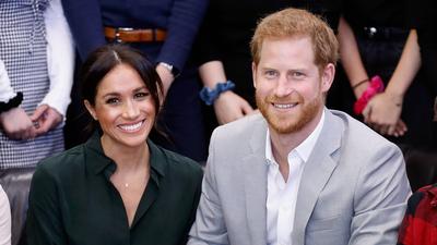 PEACEHAVEN, UNITED KINGDOM - OCTOBER 03: (EDITORS NOTE: Retransmission with alternate crop.) Meghan, Duchess of Sussex and Prince Harry, Duke of Sussex make an official visit to the Joff Youth Centre in Peacehaven, Sussex on October 3, 2018 in Peacehaven, United Kingdom. The Duke and Duchess married on May 19th 2018 in Windsor and were conferred The Duke & Duchess of Sussex by The Queen.Chris Jackson/Getty Images