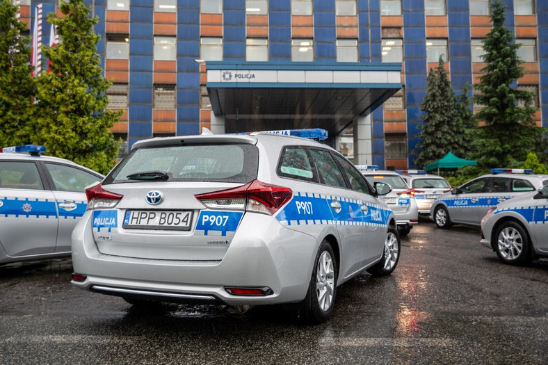 Hybrydowe Toyoty Auris Kombi w służbie policji