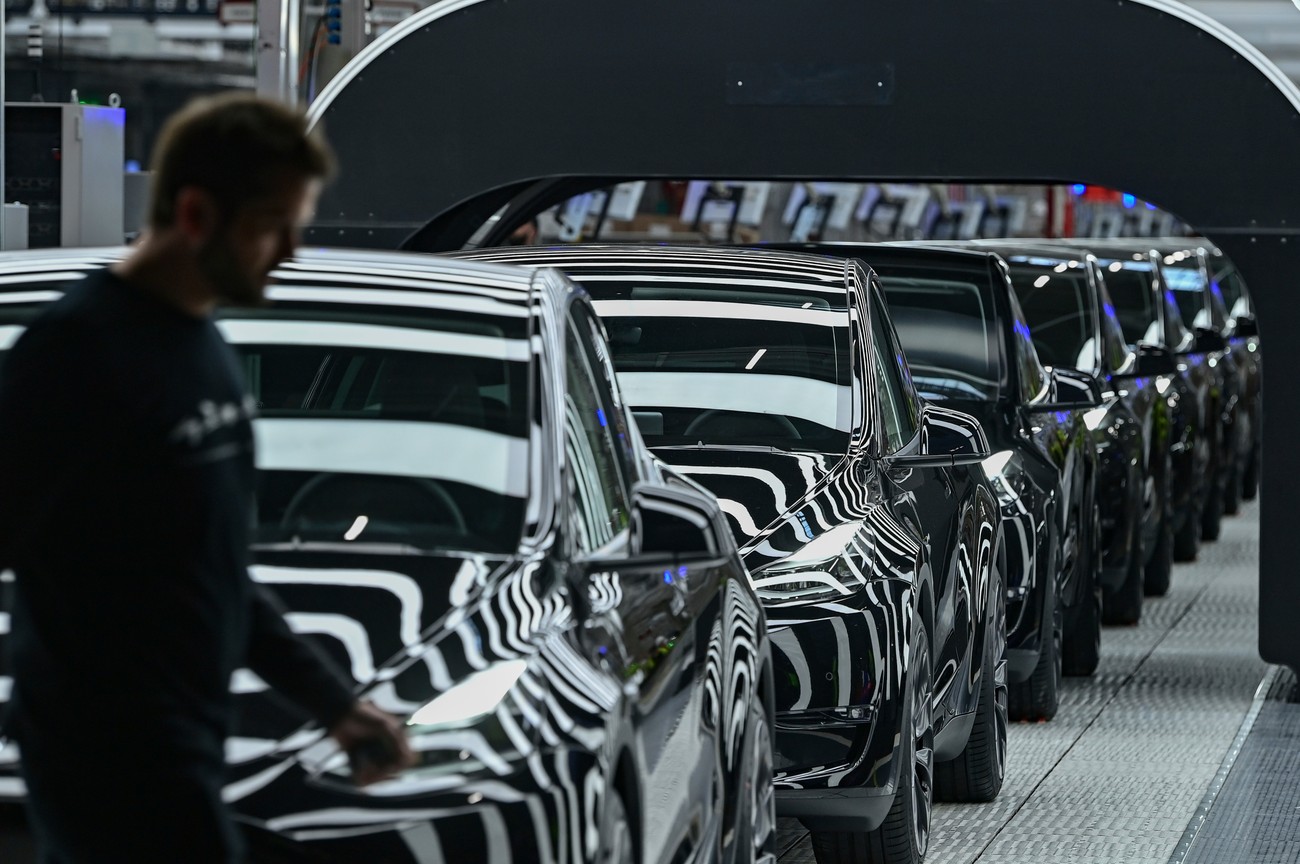 Tesla povlači više od milion automobila iz Kine: Poblemi sa sistemom regenerativnog kočenja