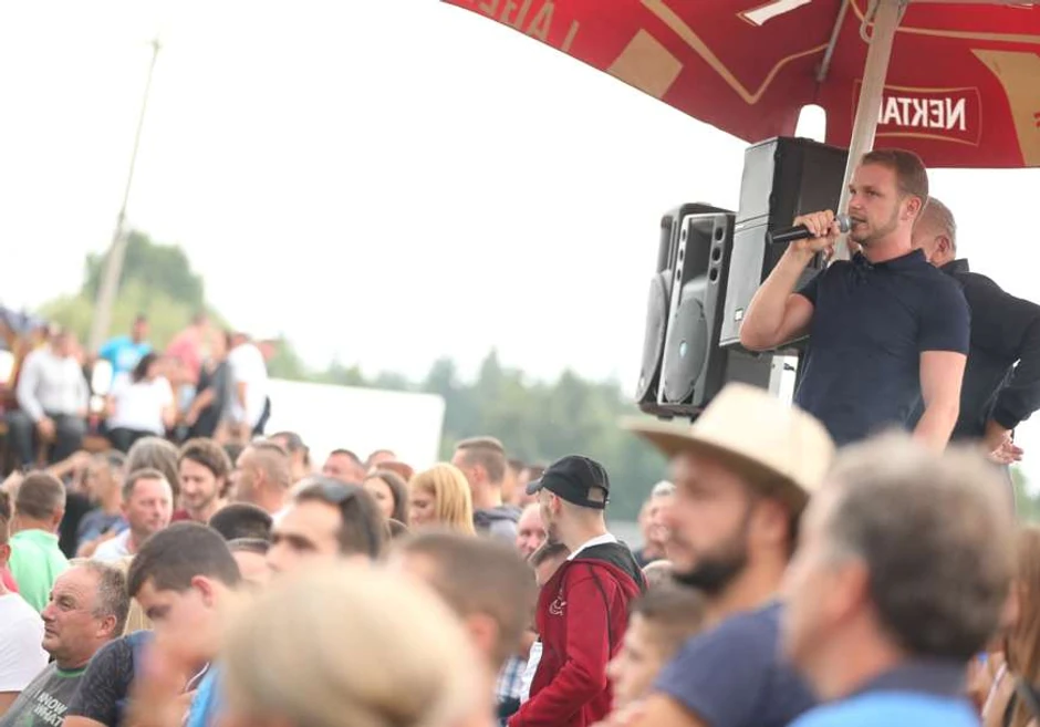 Draško Stanivuković komentarisao borbu bikova