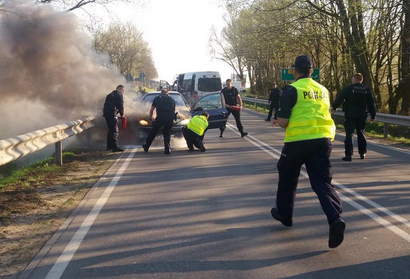 Zabezpieczali wizytę premiera. Uratowali trzy osoby