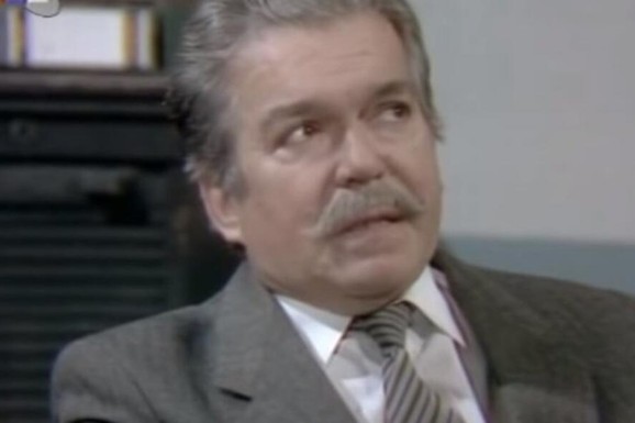 ALASI SU U TISI PRONAŠLI BEŽIVOTNO TELO NAŠEG ČUVENOG GLUMCA Njegova smrt i dalje misterija: A za brata blizanca su pričali da je bio beskućnik