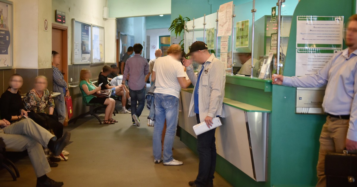 Polacy ledwo wiążą koniec z końcem. Masowo szukają dodatkowej pracy