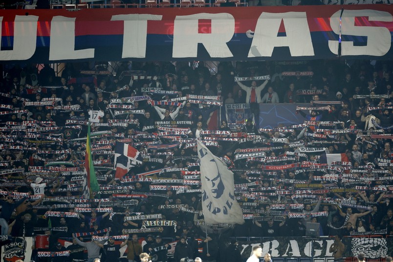 "Wolna Palestyna". Flaga ultrasów Paris Saint-Germain może ściągnąć na klub kłopoty