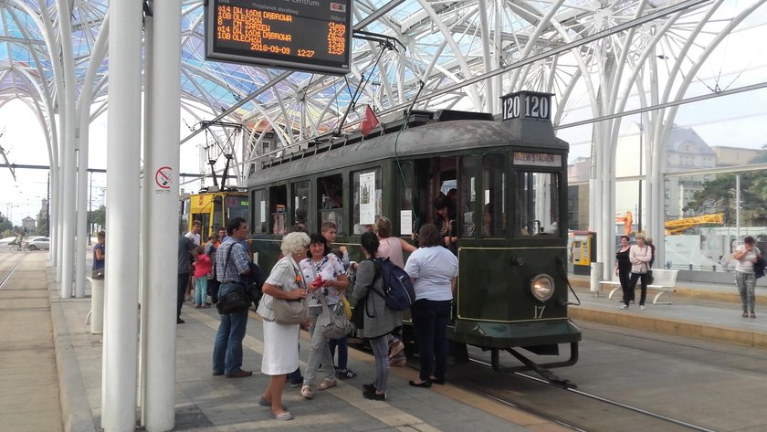 Tramwaj Sanok pojedzie po Łodzi z przewodnikiem