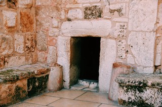 Chrystus jest postacią rzeczywistą, ale opis okoliczności jego narodzin przyprawia historyków o migrenę