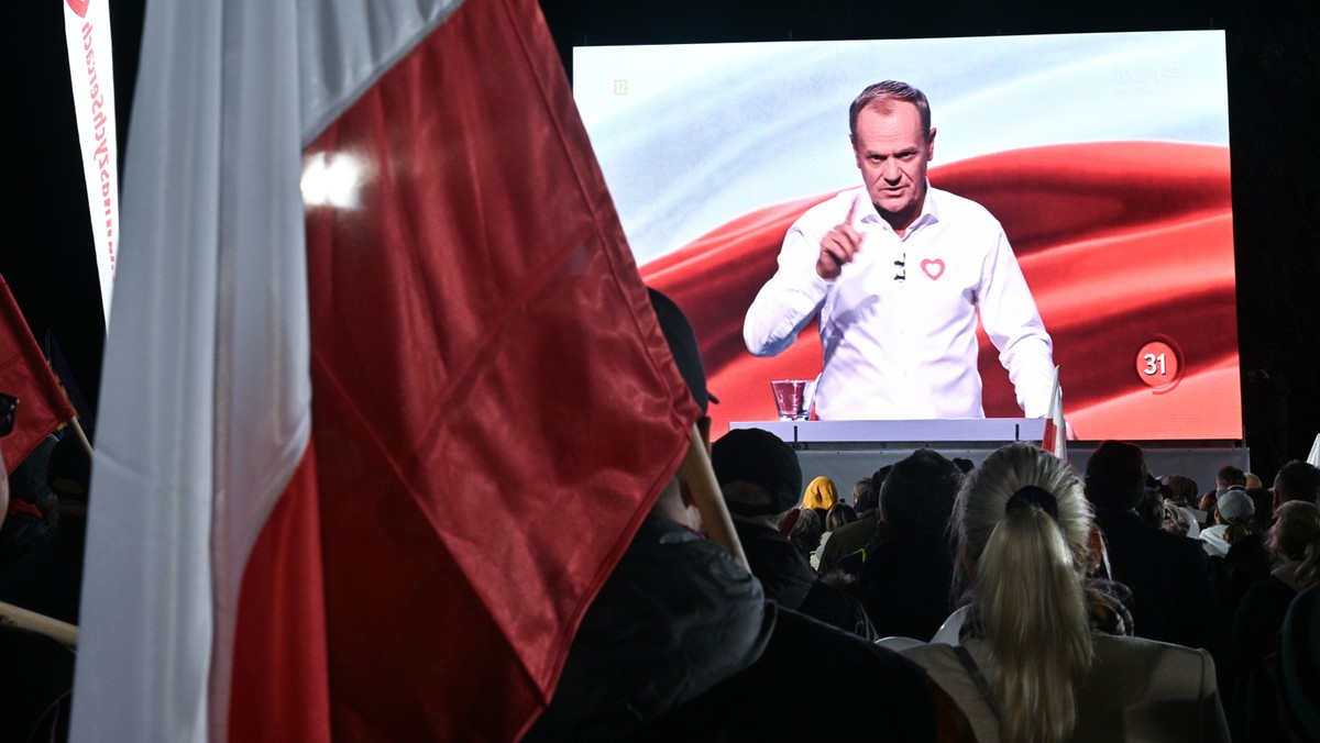 Kulisy debaty w TVP. Ochrona nie chciała wpuścić Szymona Hołowni