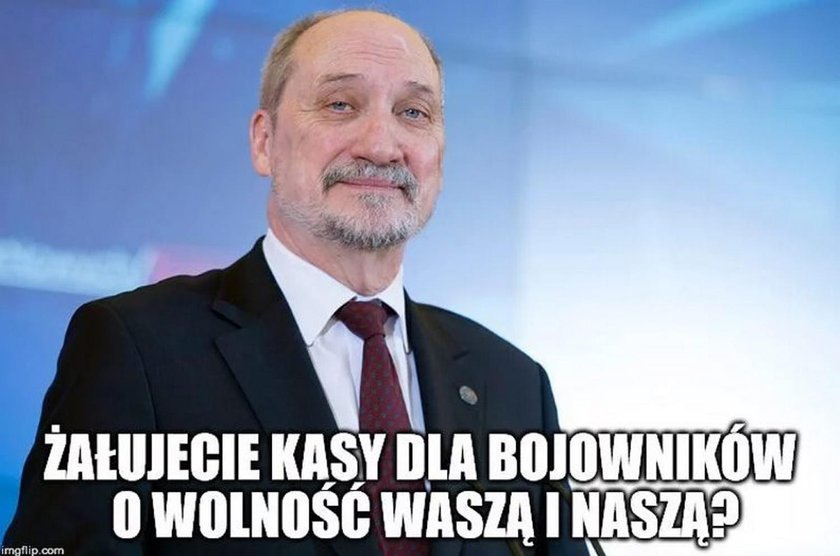 Tyle MON wydało na służbowe karty. MEMY