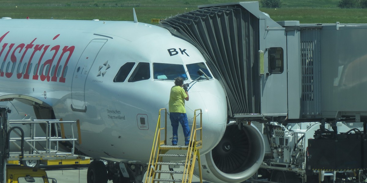 Wiedeń-Schwechat to największe lotnisko w Austrii i główna baza linii lotniczych Austrian Airlines.