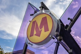 Zaskakujący widok w warszawskim metrze. Woda zalewa nowe stacje