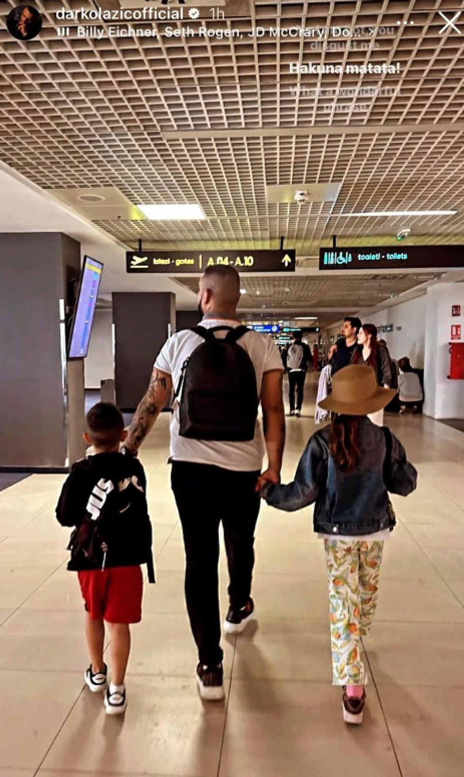 Darko Lazić sa decom na letovanju