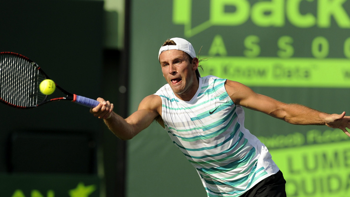 Podczas turnieju ATP na kortach w Casablance Łukasz Kubot walczy w ćwierćfinale Włochem Potito Staracem. Zapraszamy do śledzenia wyniku z rywalizacji o ćwierćfinał w naszej strefie kibica Livezone.