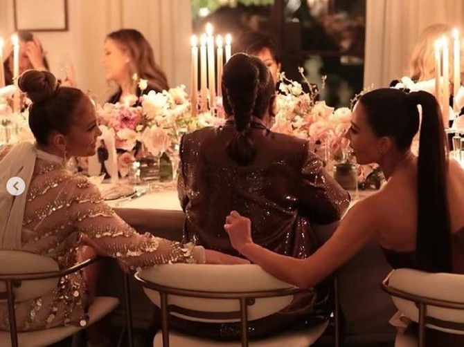 Kim Kardašijan, Dženifer Lopez i Opra Vinfri na zajedničkom selfiju 