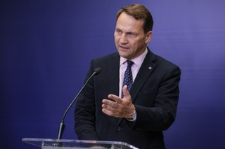 Sikorski o słowach Merkel: Widocznie pani kanclerz zapomniała o tym, jak jej własny rząd reagował na nasze protesty