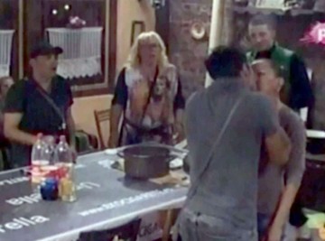 Gde je i šta danas radi MANEKEN koji je na "Farmi" STRASNO OBLJUBIO poznatu pevačicu: Ne pojavljuje se u javnosti, a kada vidite njegovo ISKLESANO TELO! (FOTO)