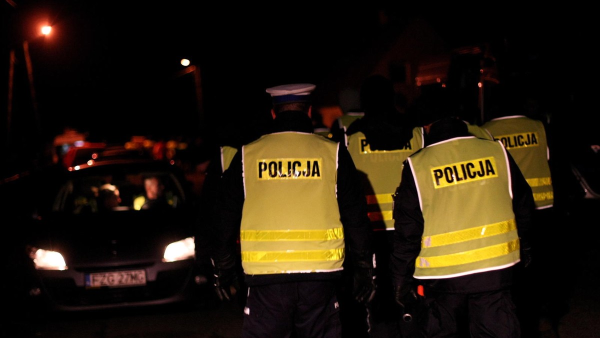 Niestraszna im nowa emerytura mundurowych. Zainteresowanie pracą w policji, straży granicznej czy straży pożarnej nie maleje. O jeden etat konkuruje ze sobą nawet osiemdziesiąt osób.