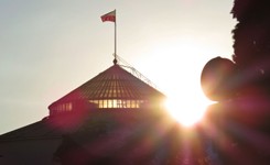 Partyjne notowania drgnęły? Zobacz najnowszy SONDAŻ CBOS