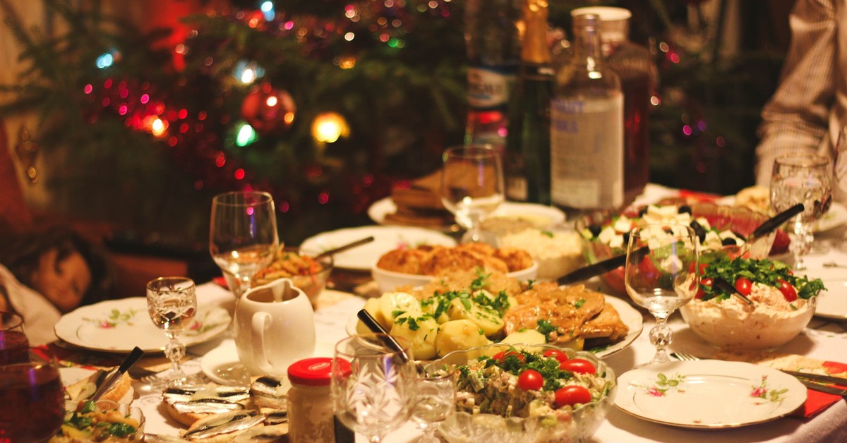 Alkohol w Wigilię? Kościół nie zabrania, ale stawia warunek. Czy przez cały czas obowiązuje post?