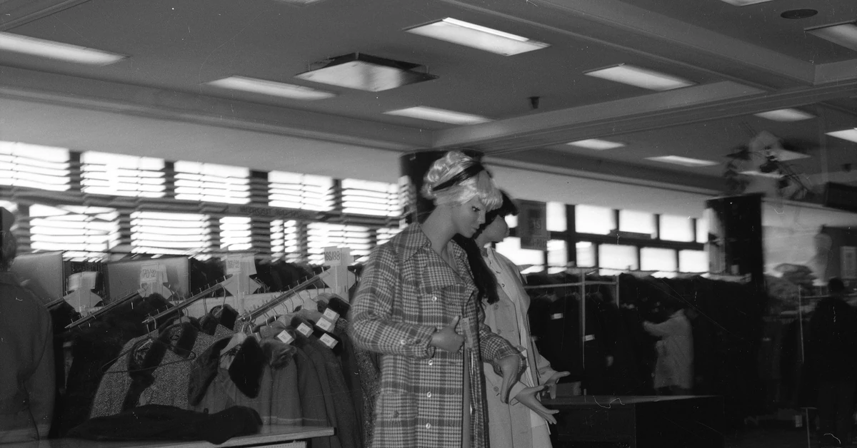 Teksasy, pelisa i czeszki. QUIZ o modzie PRL. Pytanie nr 10 to wyzwanie