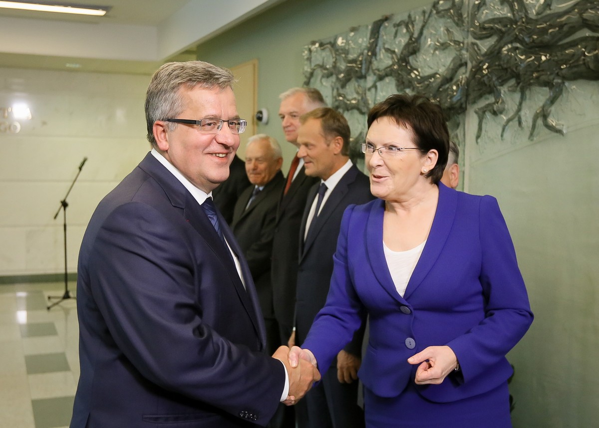Warszawa, 09.09.2014. Marszałek Sejmu Ewa Kopacz i prezydent Bronisław Komorowski oraz premier Donald Tusk przed posiedzeniem Rady Bezpieczeństwa Narodowego w Warszawie. PAP/Paweł Supernak