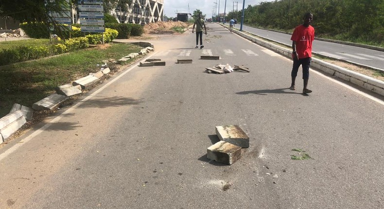 Students protest over dismissal of senior lecturers on UEW campus