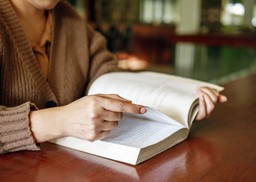 Arcydzieła polskiej i światowej literatury. Dopasuj powieść do autora. Quiz dla moli książkowych