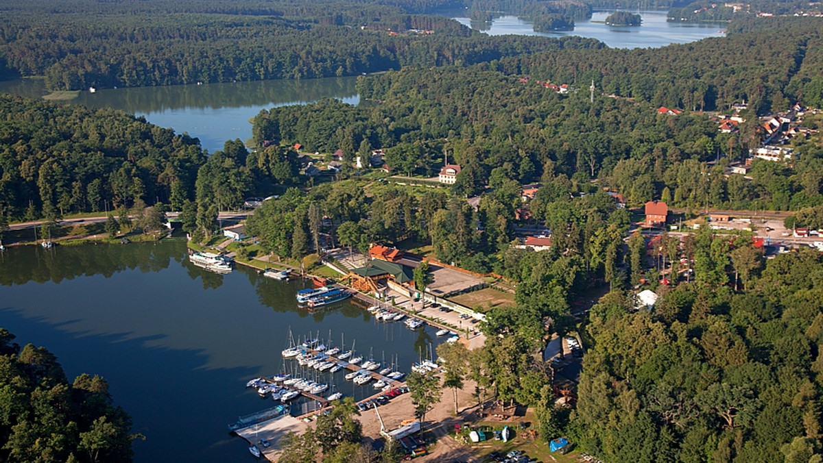 35 podmiotów gospodarczych takich jak hotele, gospodarstwa agroturystyczne i restauracje zgłosiły swoją ofertę przyjmowania turystów w okresie zimowym podczas kampanii "Mazury za pół ceny". Akcja rusza w połowie stycznia i potrwa do końca marca 2012 roku.