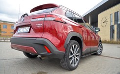 Toyota Corolla 2024 wjeżdża na rynek. Hybrydy znikają na pniu