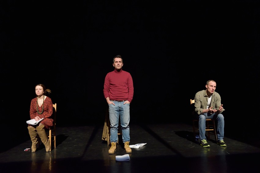 Detalj iz predstave  "Život stoji, život ide dalje"