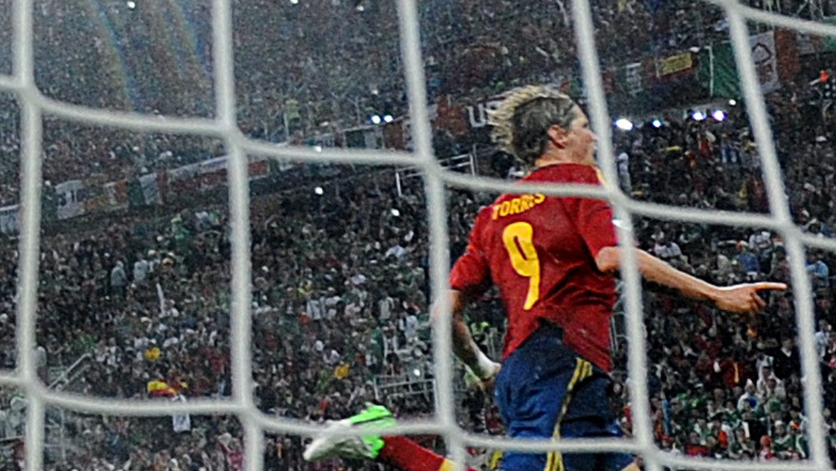 Fernando Torres cieszy się ogromnym kredytem zaufania u Vicente del Bosque. Hiszpański napastnik zaczął go spłacać dwoma bramkami w spotkaniu z Irlandią. Przynajmniej na chwilę zamknął usta krytykom, którzy nie widzieli go w nawet w 23-osobowej kadrze na Euro 2012.