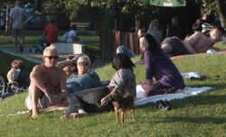 Kazik bez koszulki. Dobrze się prezentuje?