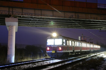 Zmiana czasu zatrzyma pociągi. 15 składów postoi godzinę na peronie