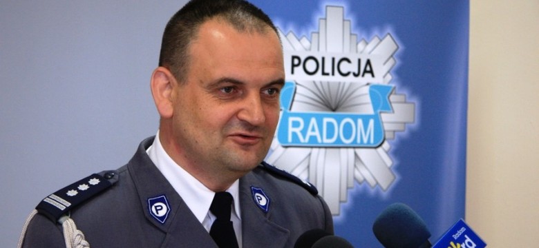 Prokuratura zajęła się komendantem. Poszło o krzyż na ścianie