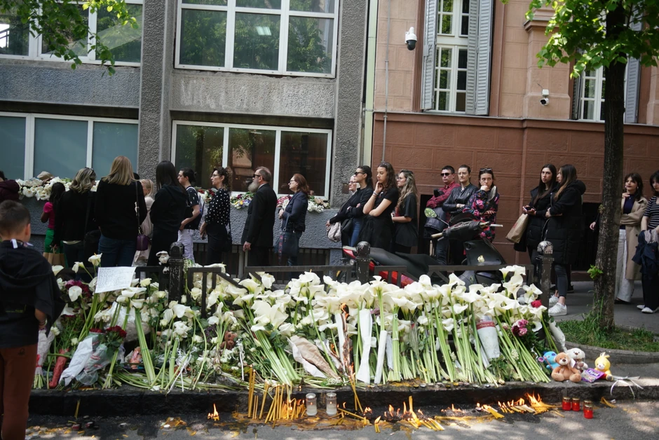 "Naša deca su preko noći, ne sazrela, nego ostarila"