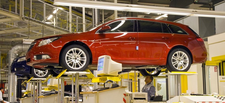 Opel sprowadza Polaków do niemieckich fabryk i płaci 3 razy mniej praktykantom