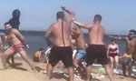Brutalna bójka na plaży. Wczasowicz wyciągnął metalowy pręt!