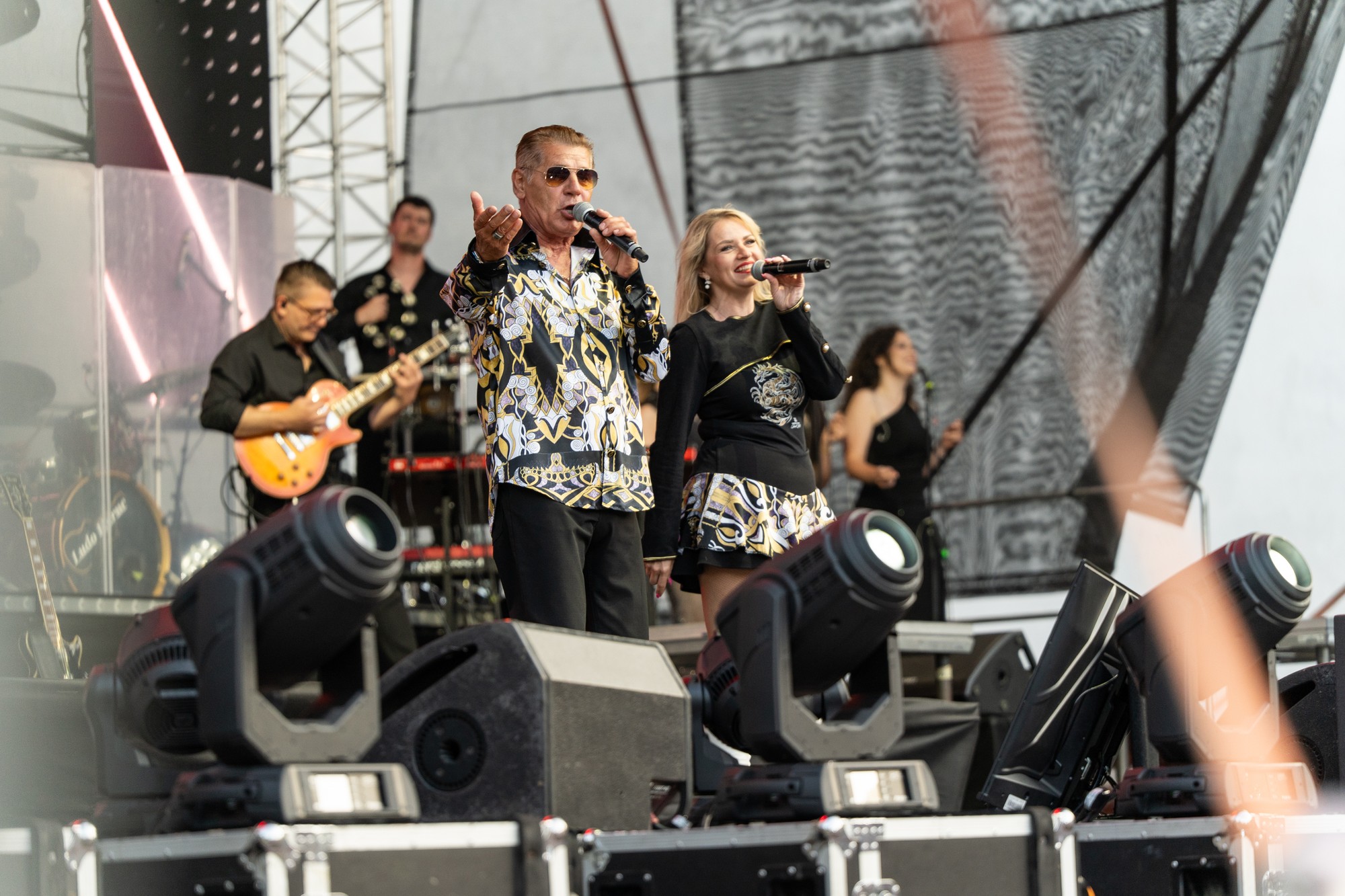 Megakoncert Karol Duchoň 75 v Nitre: Otto Weiter a Petra Maxin.
