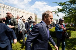 Tusk o "ruchu kontroli wyborów" i "porządkach żelazną miotłą"