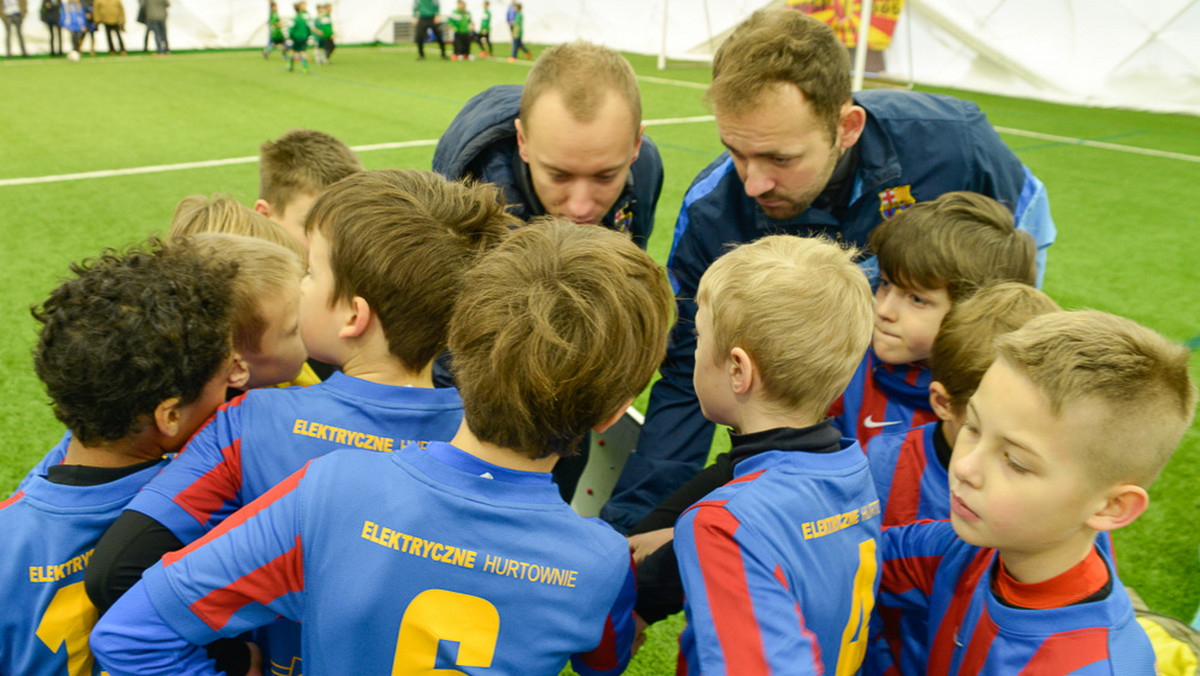 19 stycznia 2014 FCB Escola Varsovia zorganizowała turniej piłkarski w dwóch kolejnych kategoriach wiekowych. Tym razem rywalizowali chłopcy z roczników 2005 oraz 2004. Na boiskach w hali pneumatycznej ośrodka FCBEV przy ul. Fleminga 2 ponownie spotkało się 16 zespołów z całej Polski, a poziom sportowy był naprawdę bardzo wysoki. Do tego poziomu dostosowali się także licznie zgromadzeni kibice, którzy gorąco kibicowali swoim zespołom.