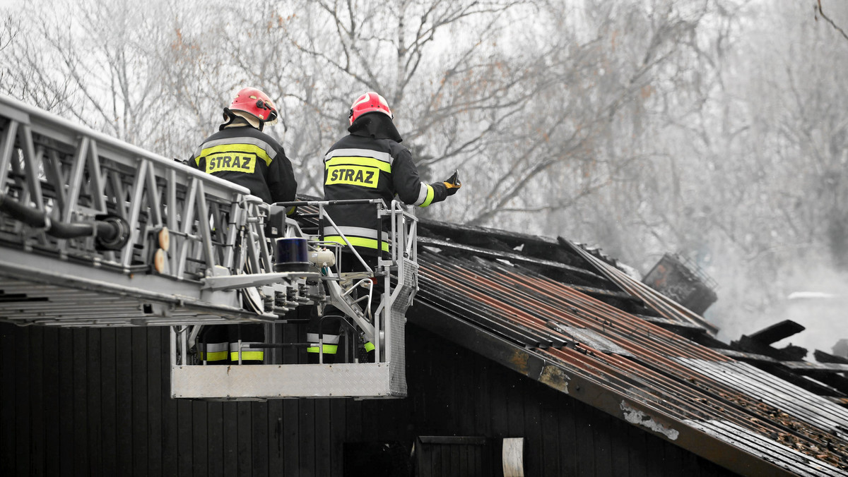 W sylwestra i Nowy Rok doszło do 1520 pożarów, w których zginęło siedem osób, a 61 zostało rannych - poinformował rzecznik Państwowej Straży Pożarnej st. bryg. Paweł Frątczak.