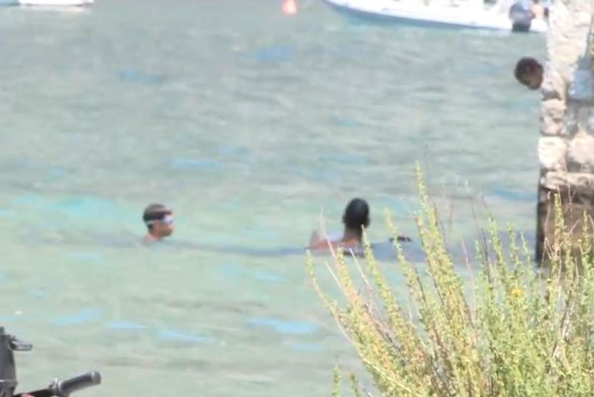 Novak Đoković uči Stefana i Taru da plivaju