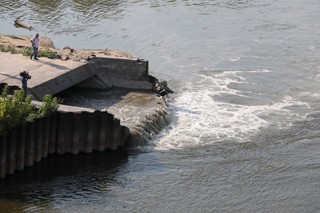 Fala ściekow z Warszawy dotrze do Płocka koło południa