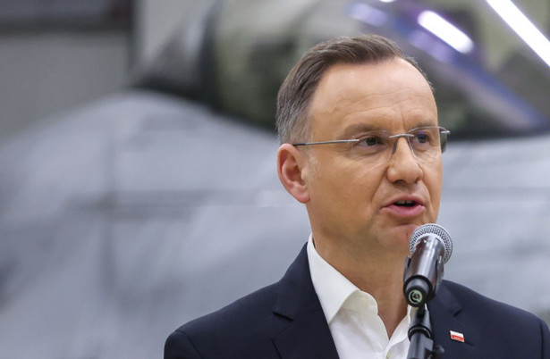 Prezydent Duda wzywa premiera do respektowania polskiego porządku prawnego